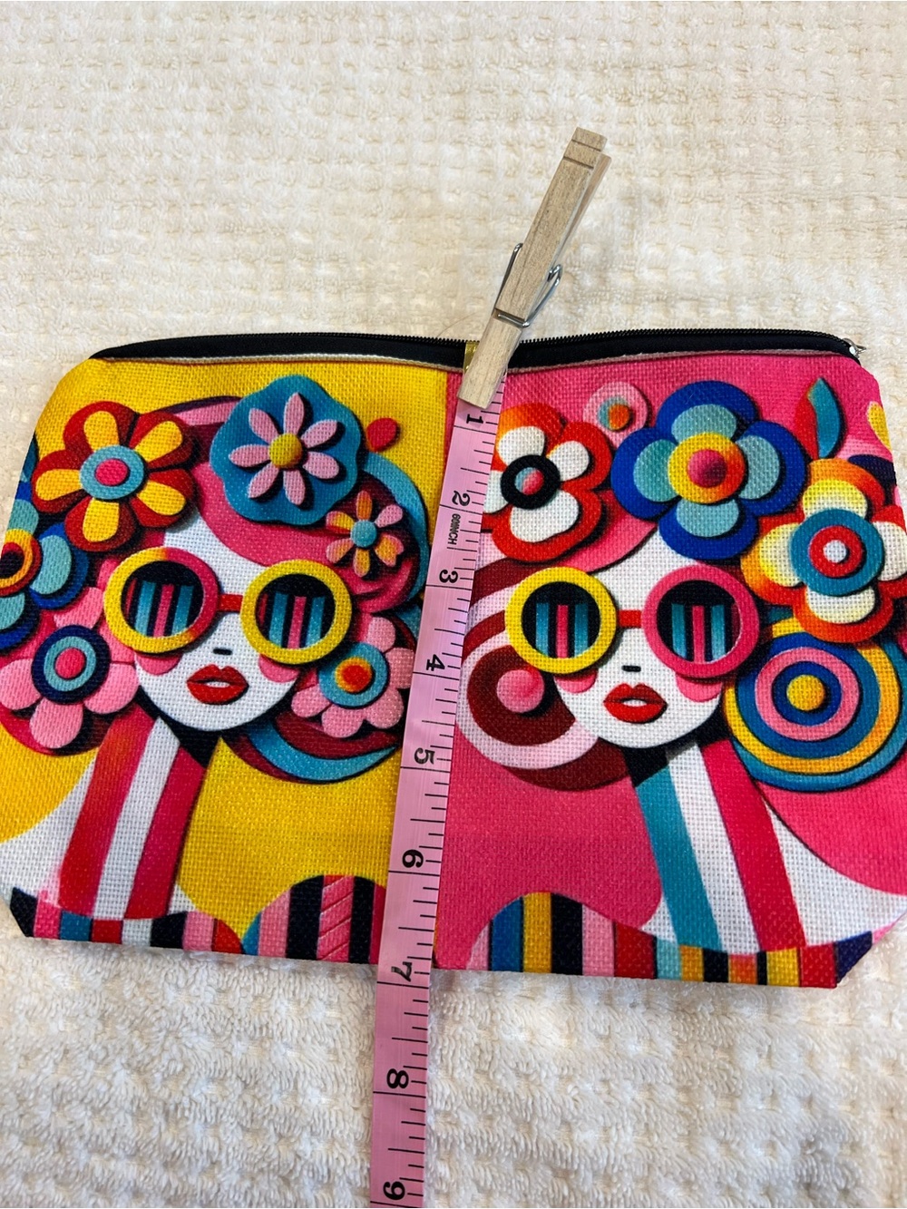 Vibrant Retro Pop Art makeup bag Pink, Yellow & Blue - Picture 5 of 7